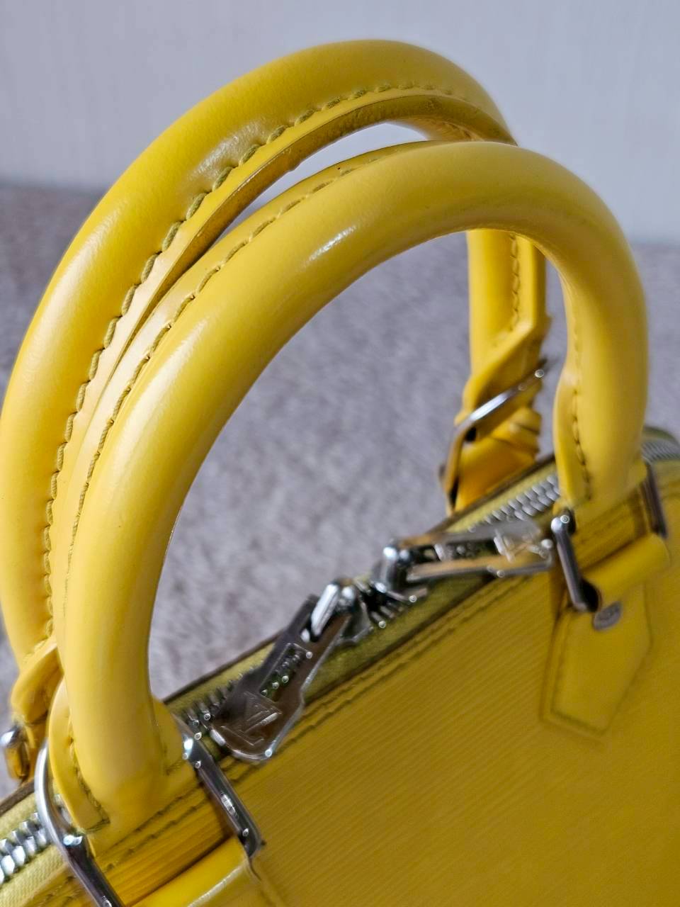 LV Alma BB EPI สีเหลือง