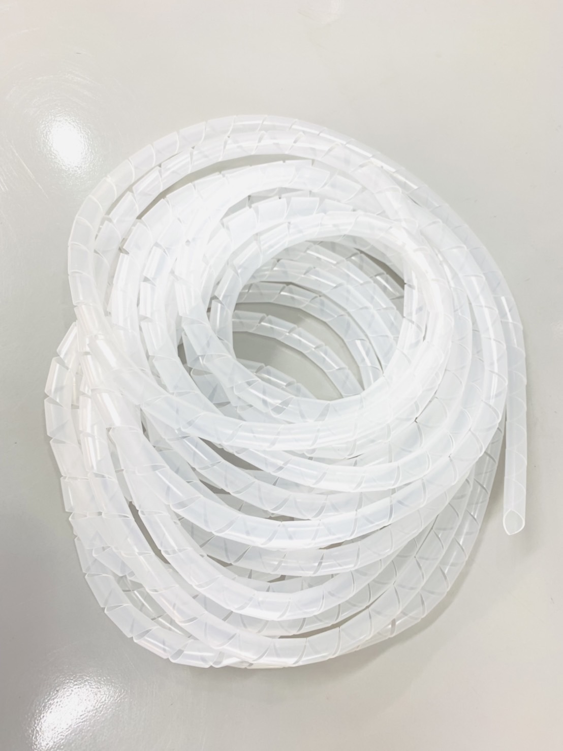 ไส้ไก่ สีขาว (สำหรับเก็บสายไฟ)