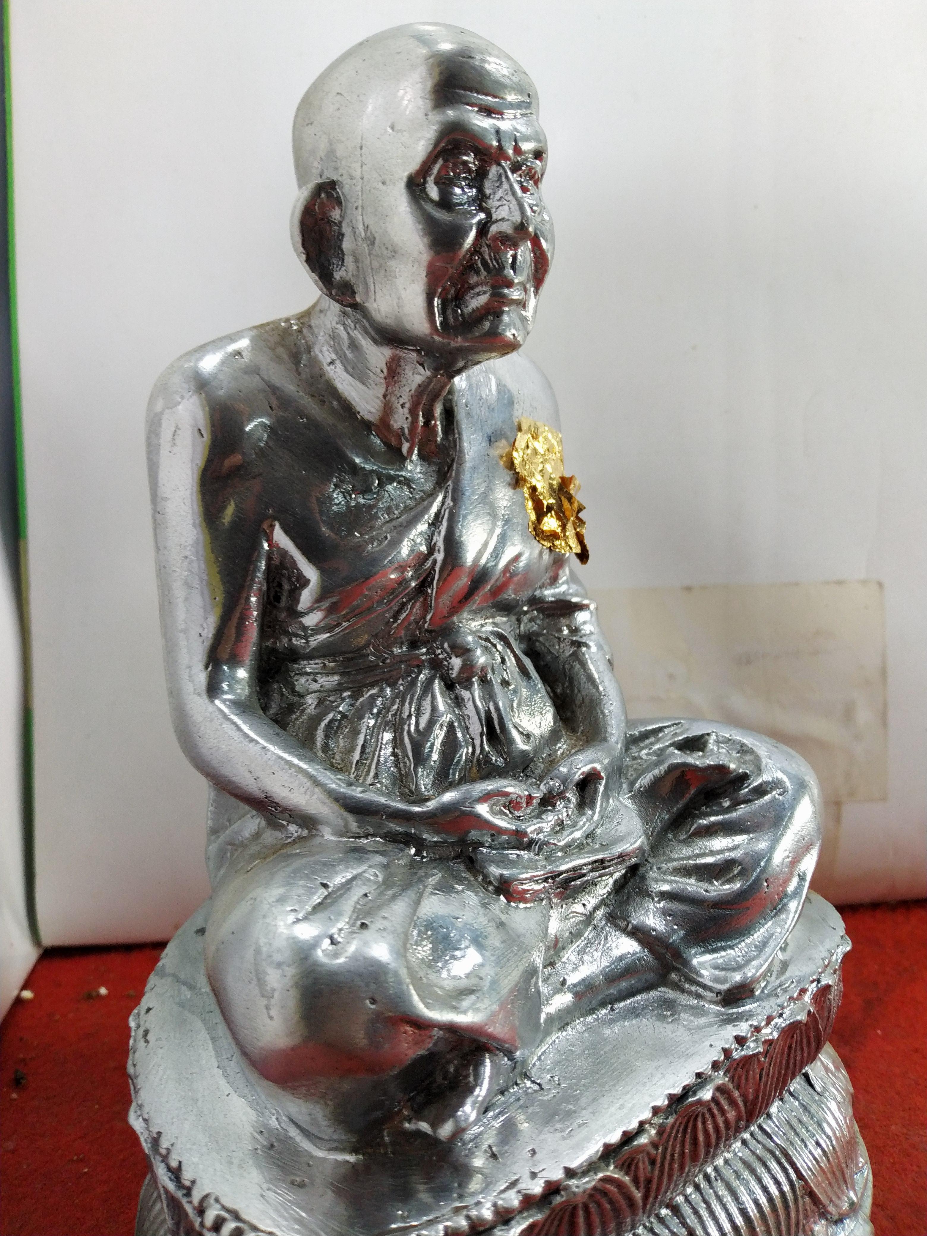 หลวงปู่ทวด เหยียบน้ำทะเลจืด หน้าตัก 5 นิ้ว เนื้อสำริดเงินยวง