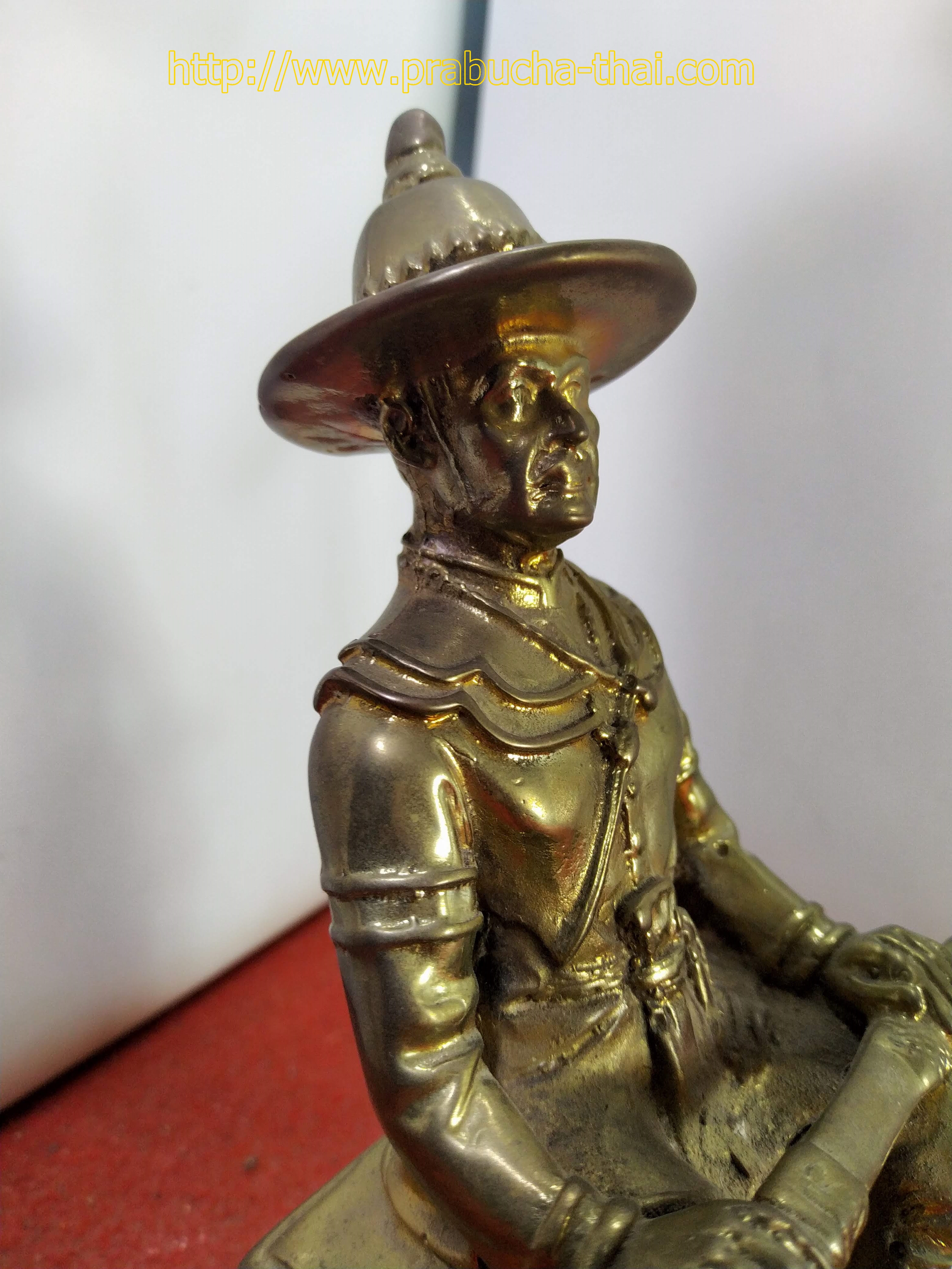 พระบรมรูปจำลอง สมเด็จพระเจ้าตากสินมหาราช เนื้อทองเหลือง