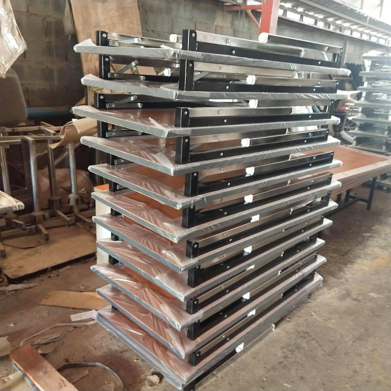 โต๊ะพับลายไม้ ส่งโรงเรียนที่ต่างจังหวัด 25 ตัว