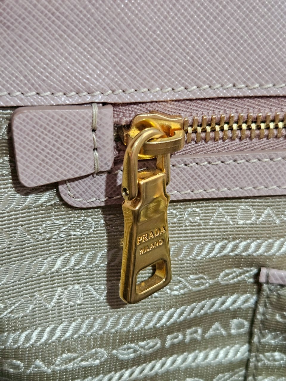 Prada Saffiano 35 Cameo