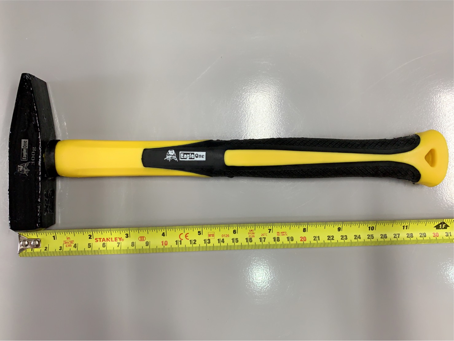 ค้อนช่างทองด้ามไฟเบอร์ EagleOne (คละสี)