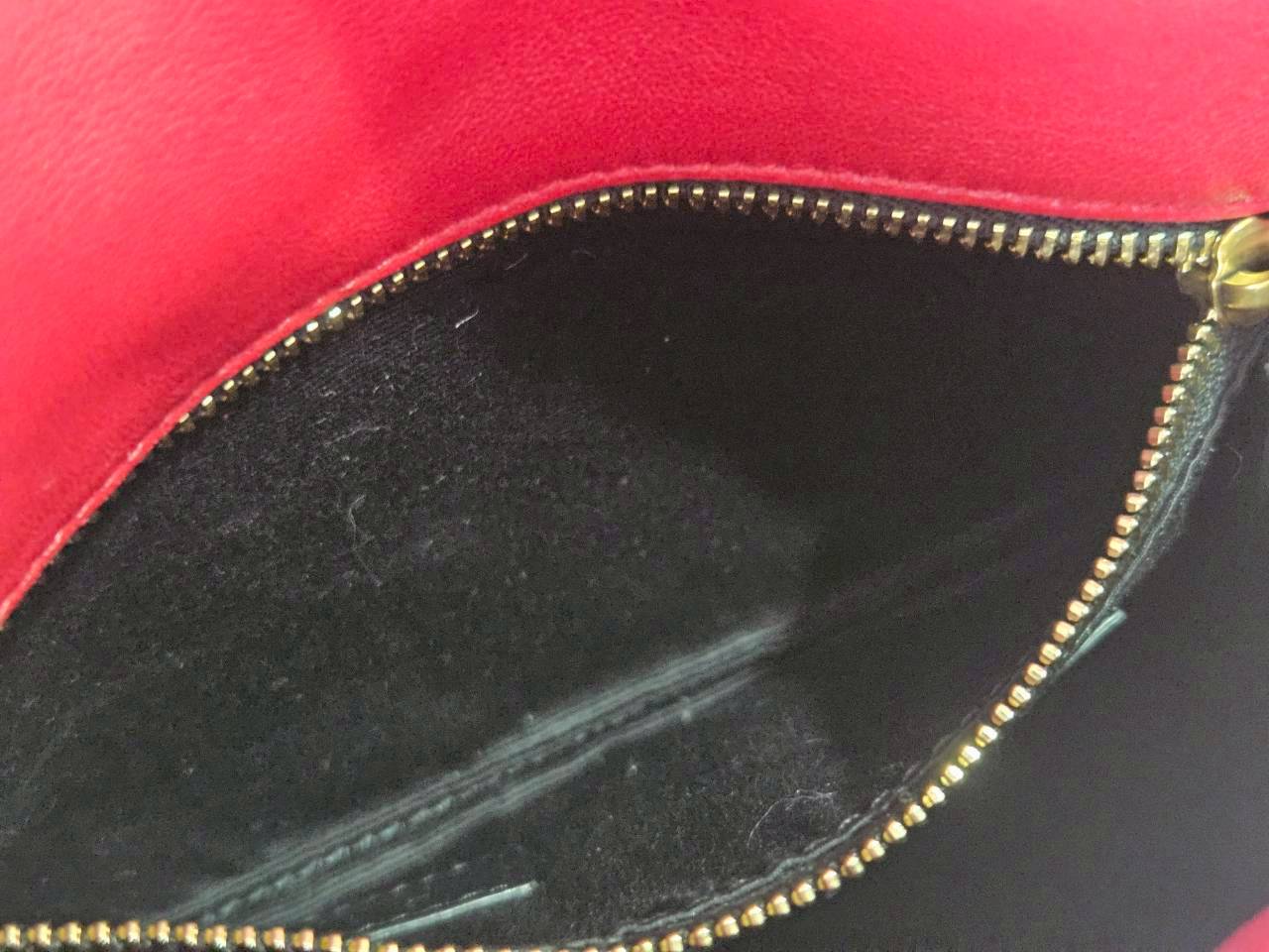 YSL Toy Puffer Mini Bag สีแดง