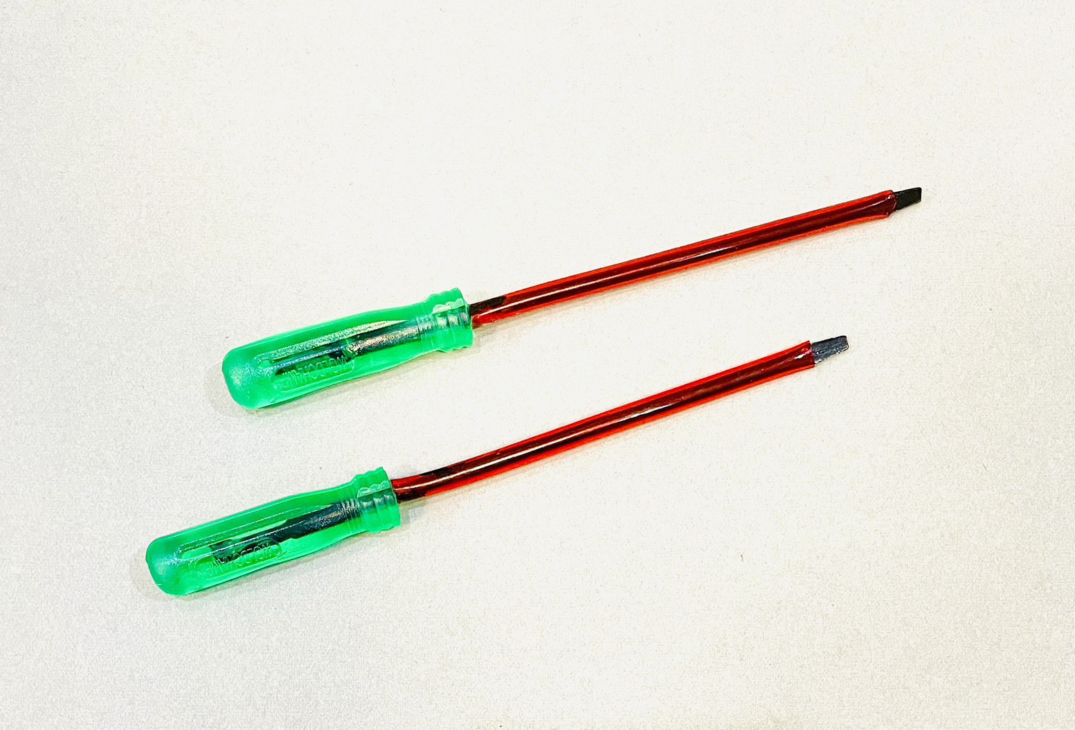 ไขควงหุ้มฉนวนเล็ก 3 มิล ด้ามเขียว WoldChamp (-)