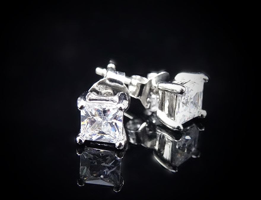 ต่างหูเพชร CZ เกรดพรีเมี่ยม ต่างหูเพชรเม็ดเดี่ยว ลดกระหน่ำเหลือคู่ละ 290- รับประกันความพึงพอใจ