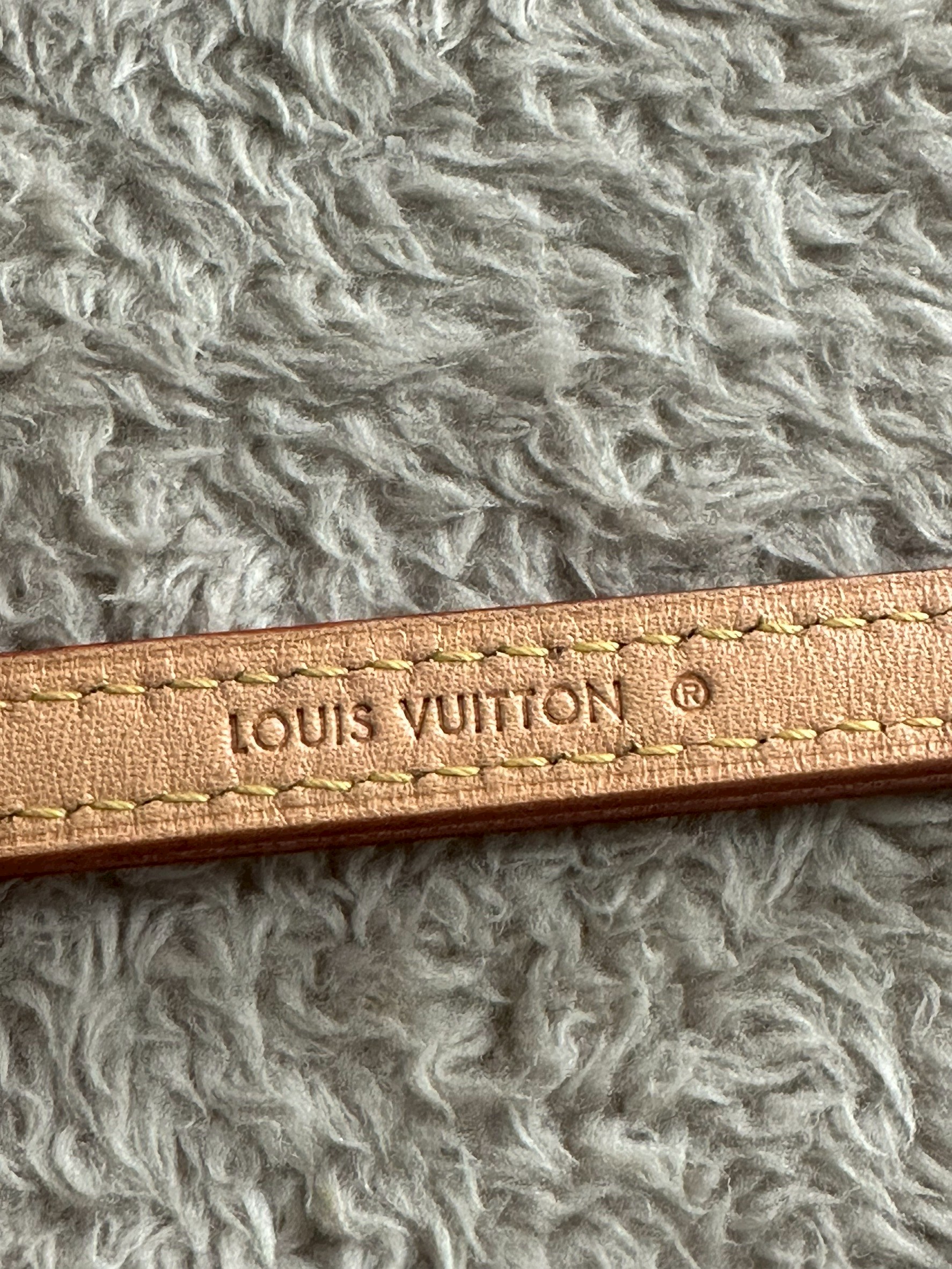 LV Strap คาวไฮ