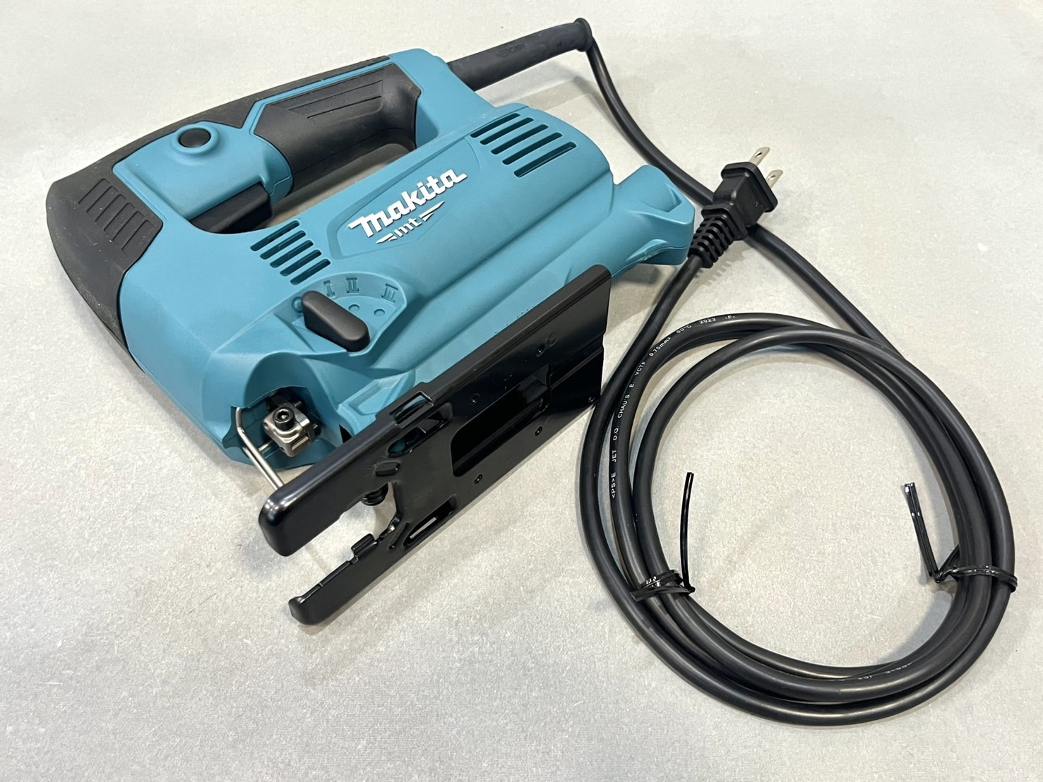 เครื่องเลื่อยจิ๊กซอ MAKITA M4301B