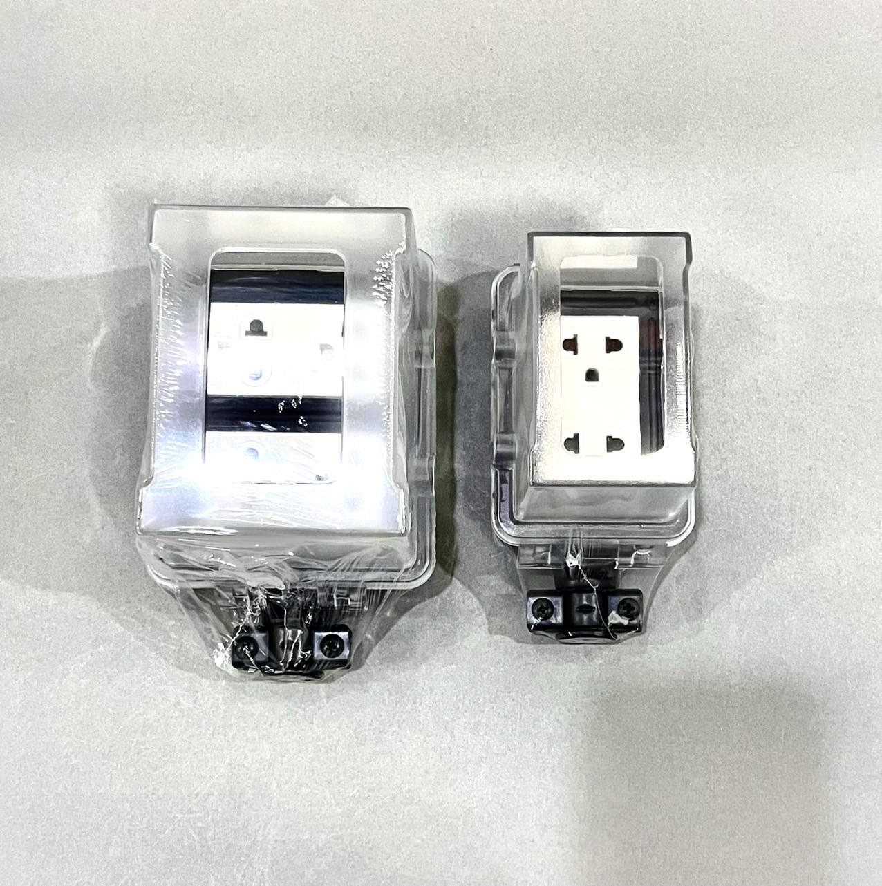 บ็อกยาง+ฝาสูงกันน้ำ RBNS4-NM-CC Nano