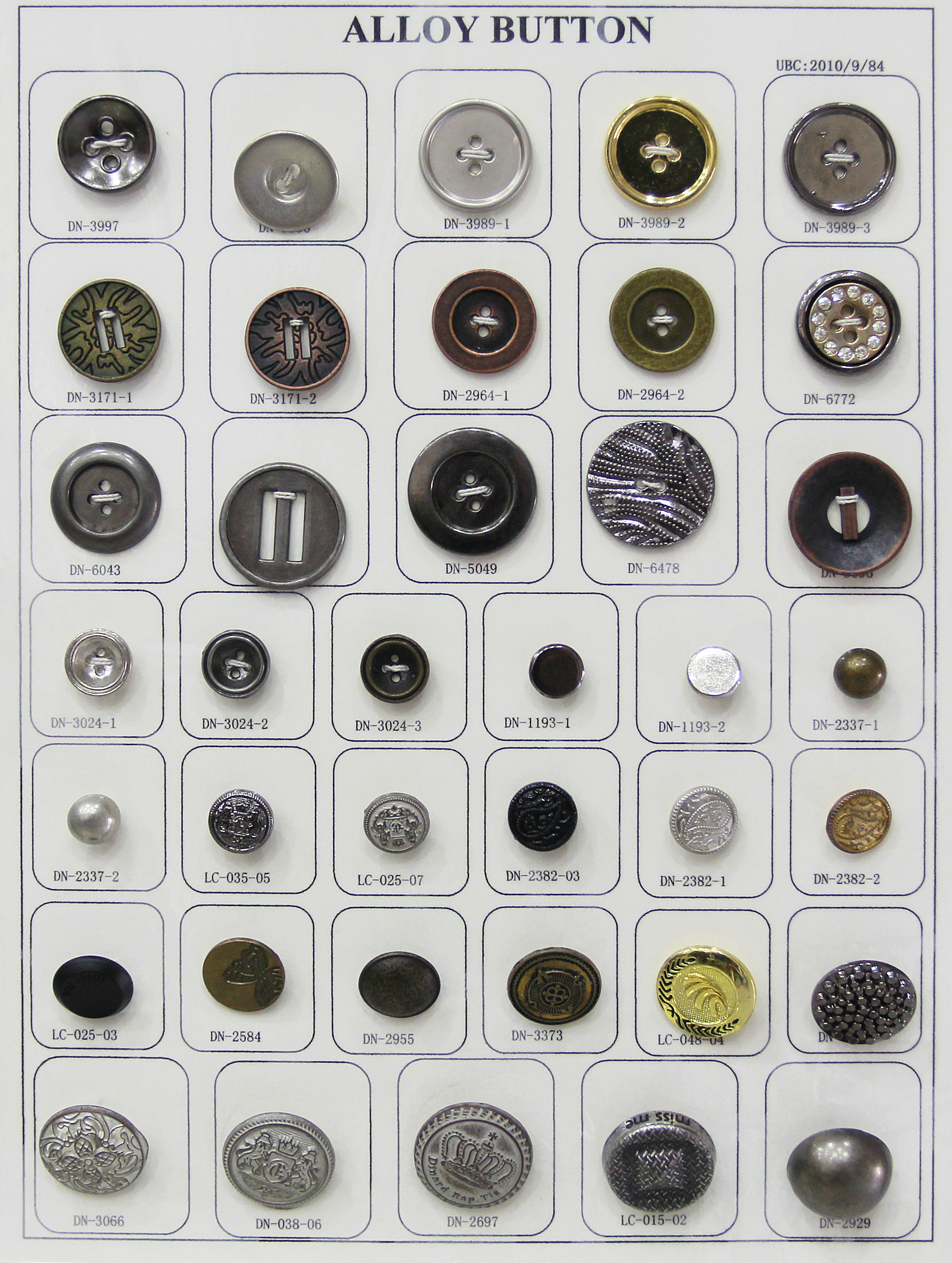 METAL BUTTONS
