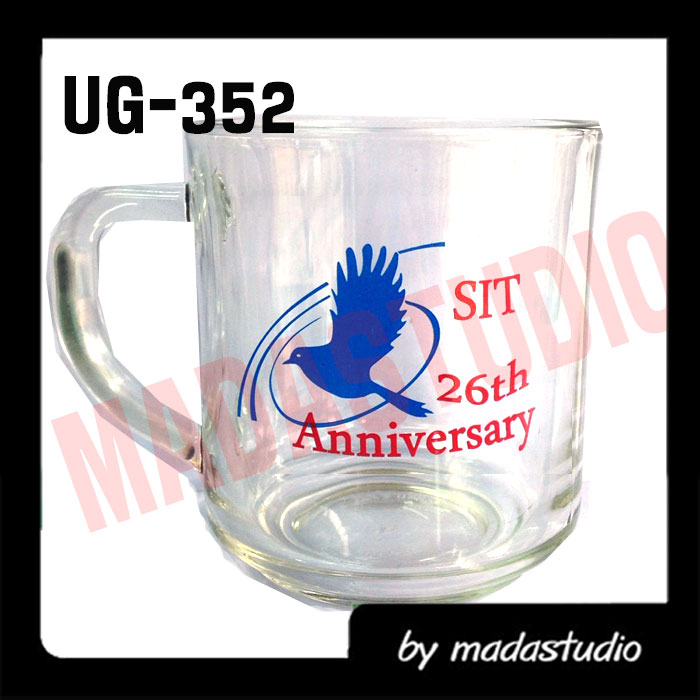 แก้วใสมีทุกรุ่นพร้อมสกรีน