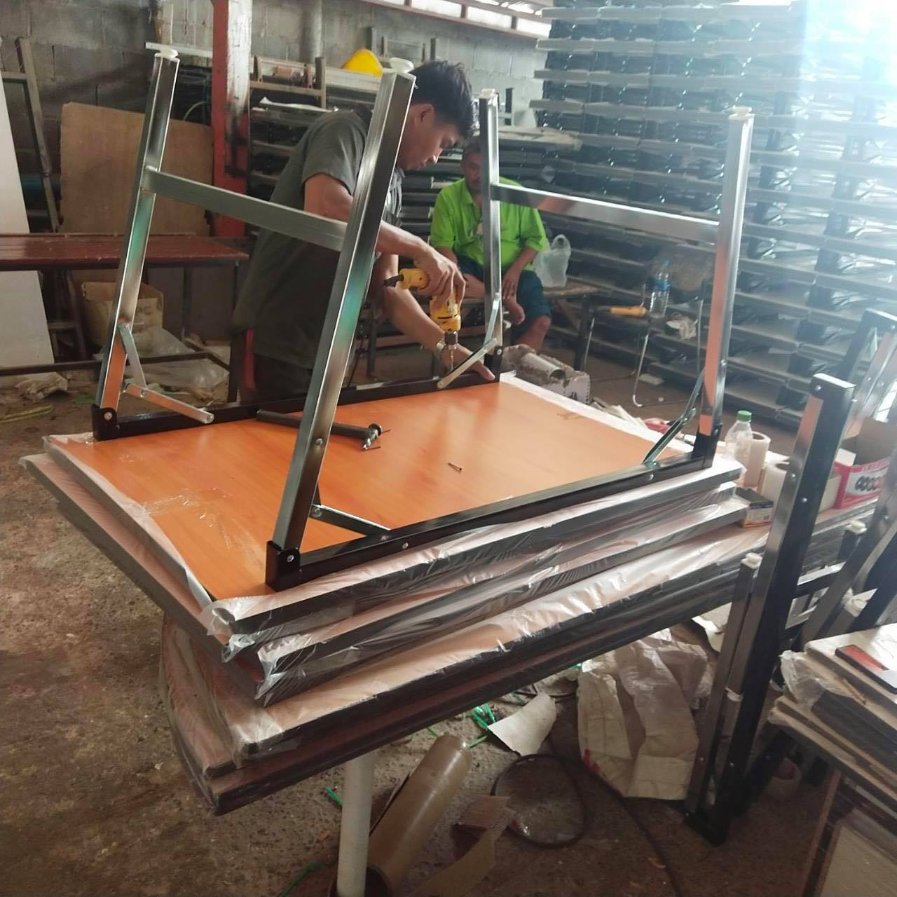 โต๊ะพับลายไม้ ส่งโรงเรียนที่ต่างจังหวัด 25 ตัว