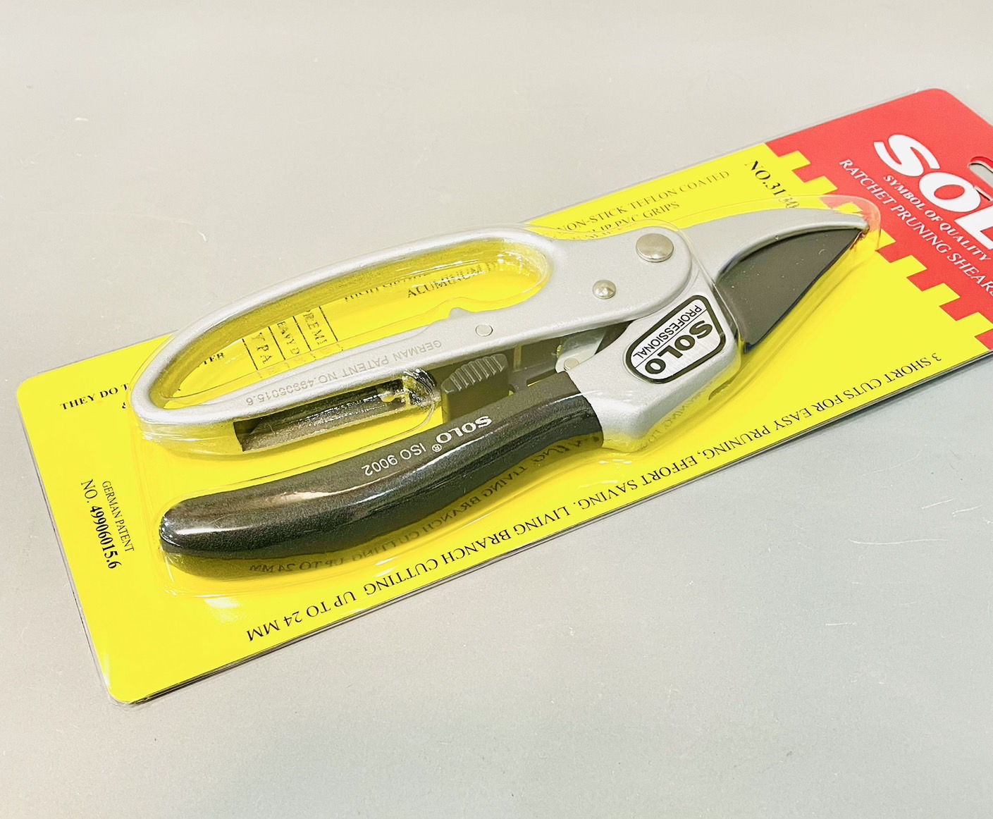 กรรไกรตัดกิ่งไม้ 3จังหวะ Solo 8" No.3130-8