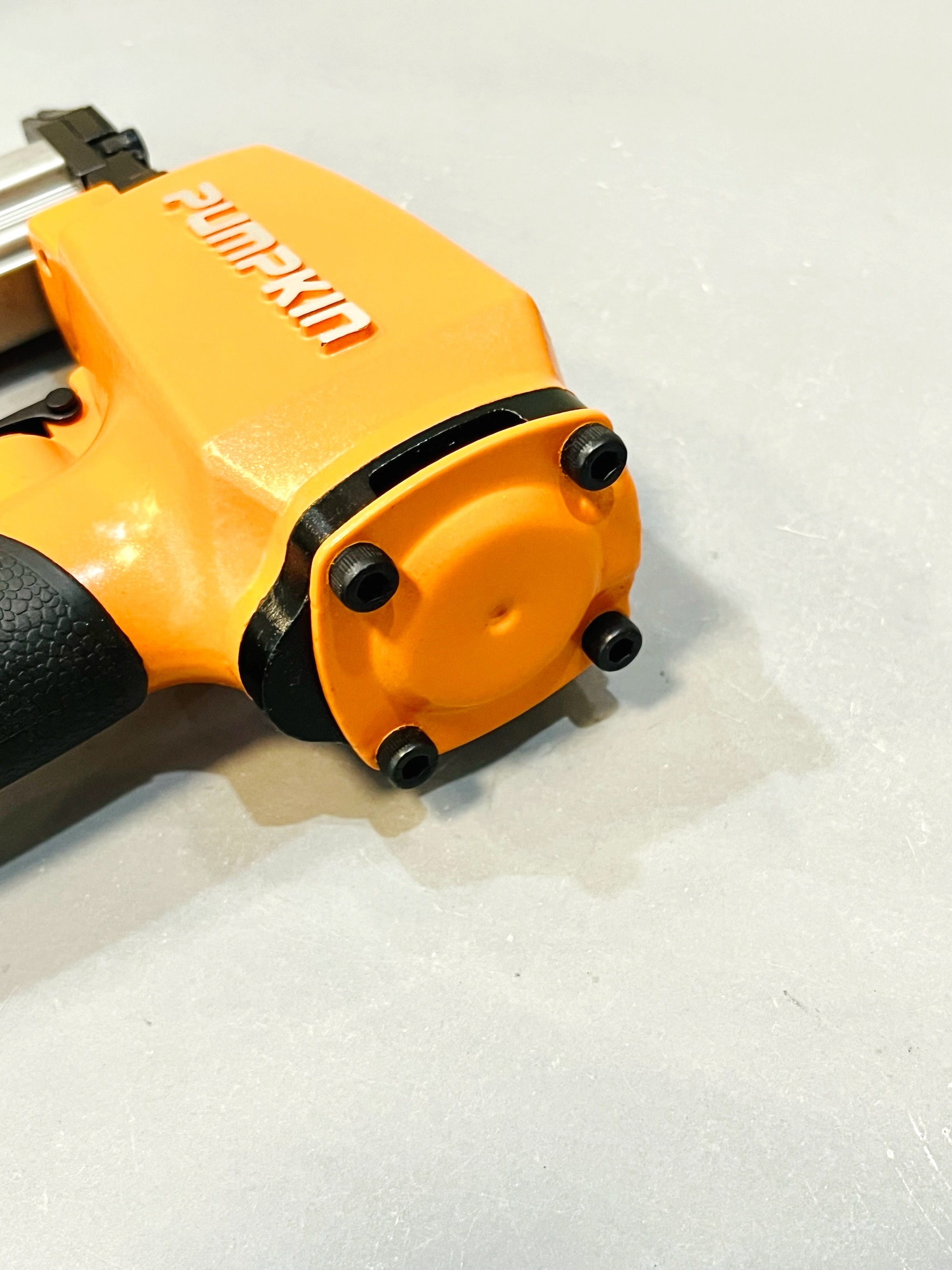 ปืนยิงตะปูลมขาเดี่ยว F-30 พัมคิน