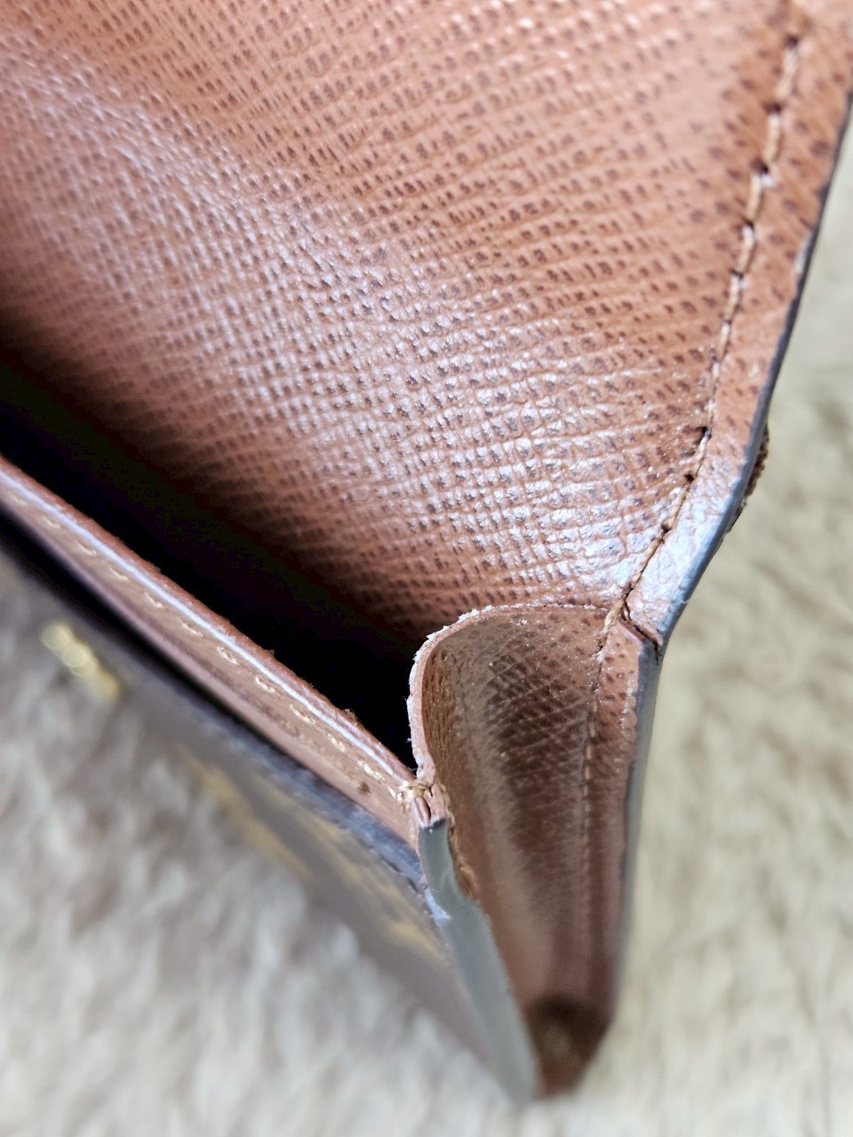 LV Envelope Carte De Visite Microchip