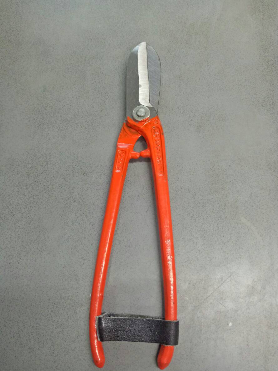 กรรไกรตัดสังกะสี