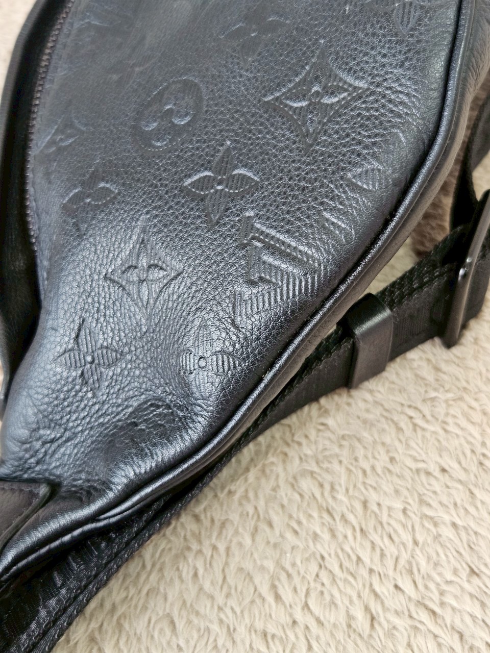 LV Discovery PM EMP Black Microchip