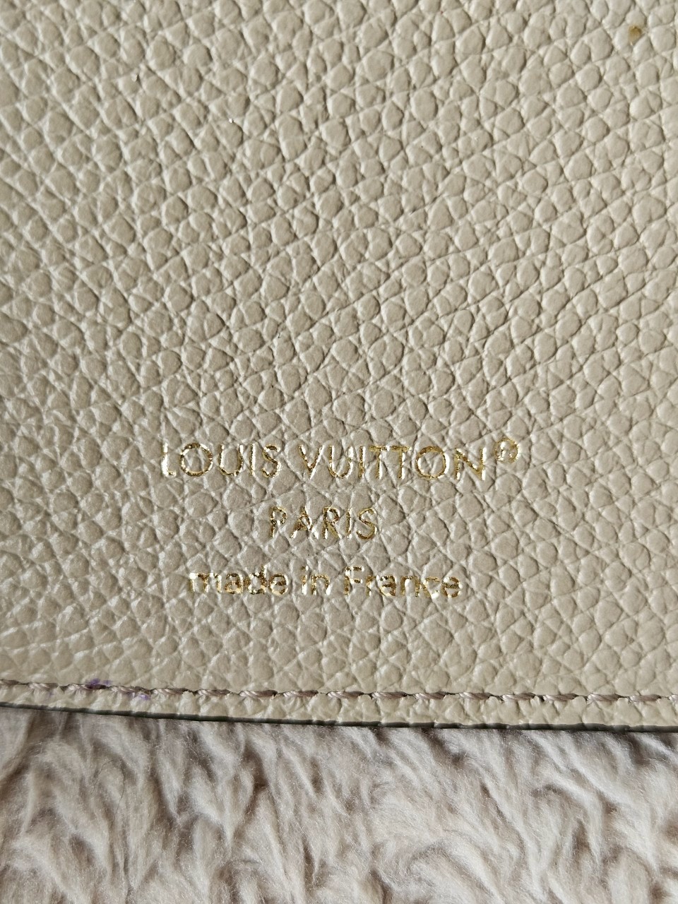 LV M81861 Victorine Mono emp Microchip