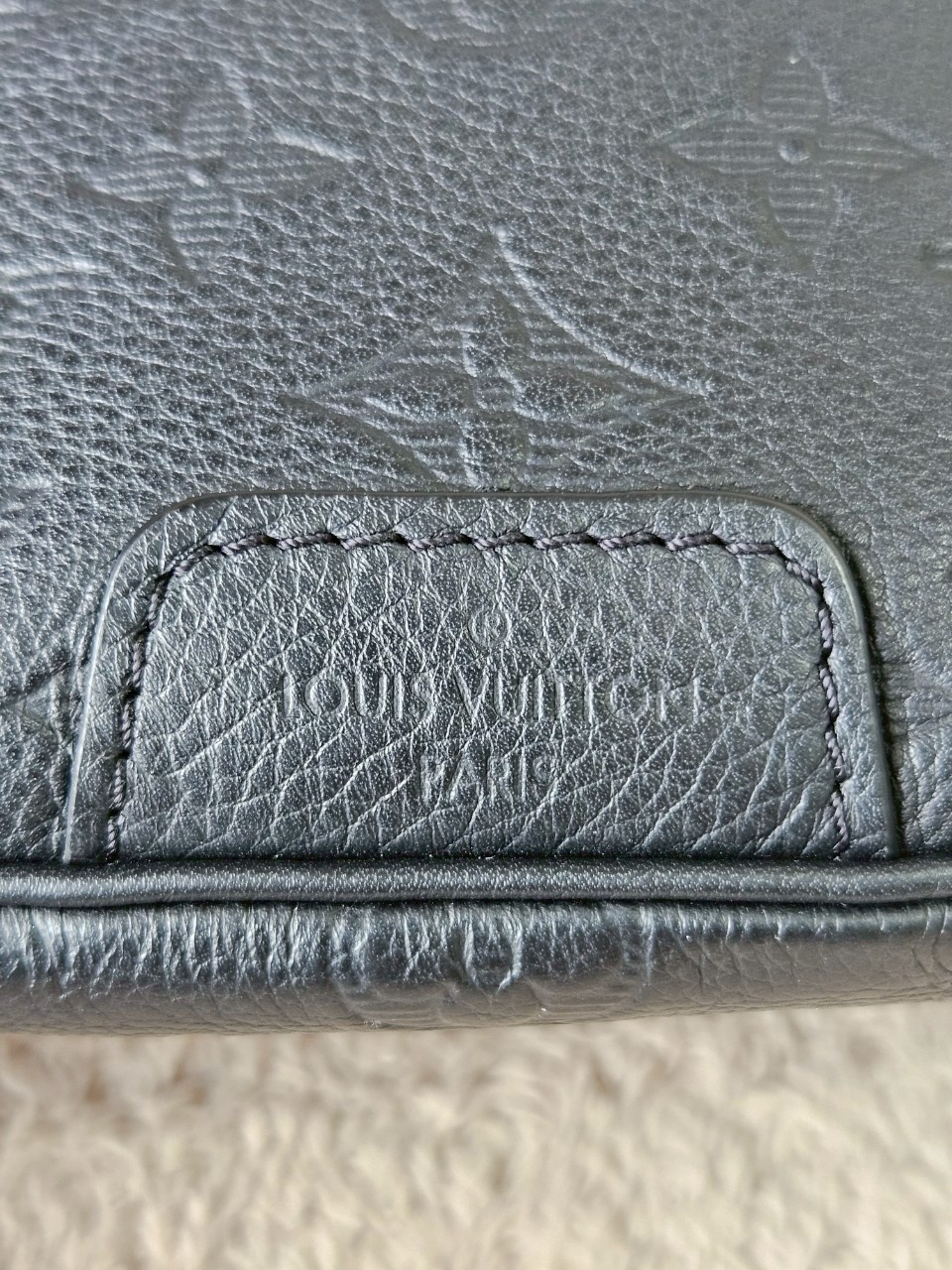 LV Discovery PM EMP Black Microchip