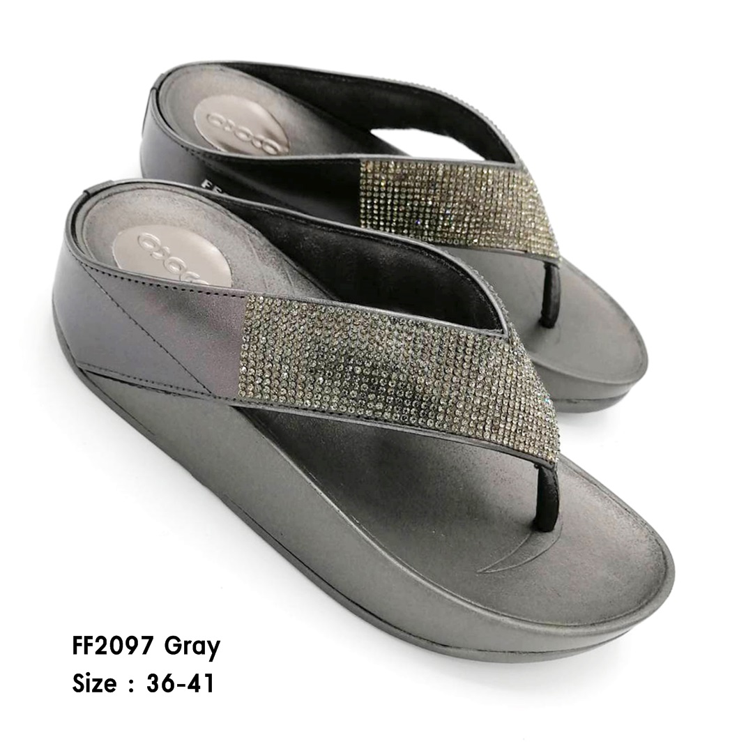 รองเท้าเพื่อสุขภาพ รองเท้าแตะคีบสไตล์fitflop ประดับด้วยอะไหล่เพชรเรียบหรู FF2097