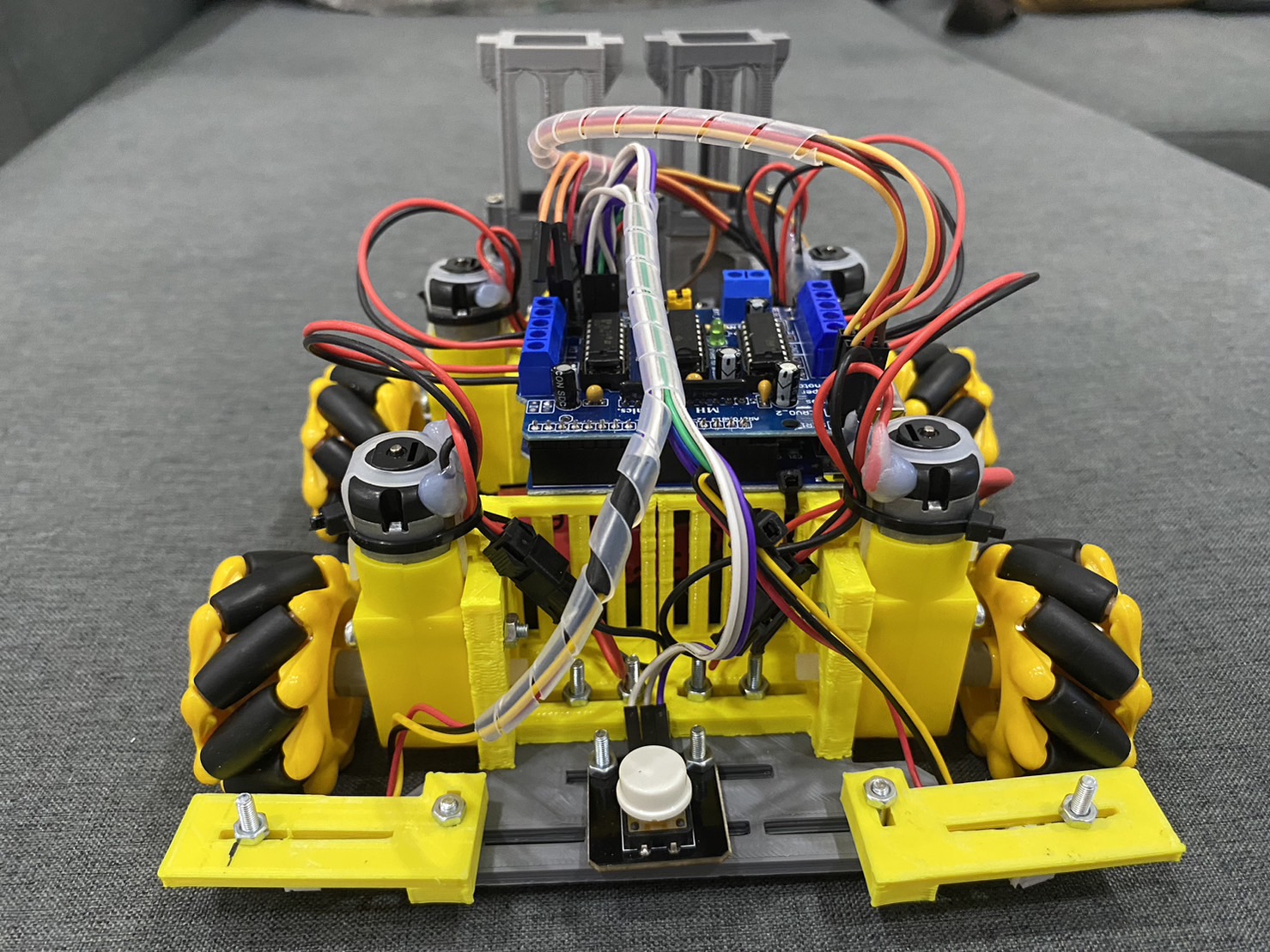 หุ่นยนต์ระดับสูง สพฐ.2024 แบบล้อสไลด์ พร้อม สนามแบบพลาสวูดและลูกบาศก์(แบบประกอบเอง)