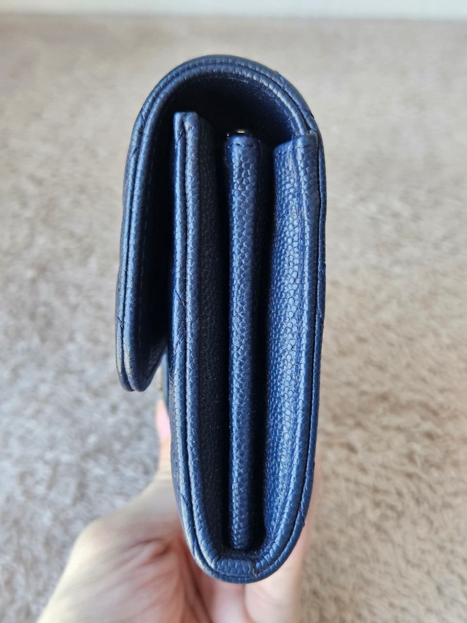 Chanel Sarah Navy wallet holo31