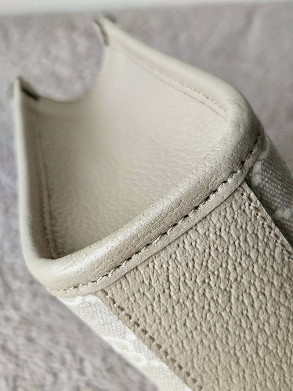 Gucci Mini Tote Interlocking Beige