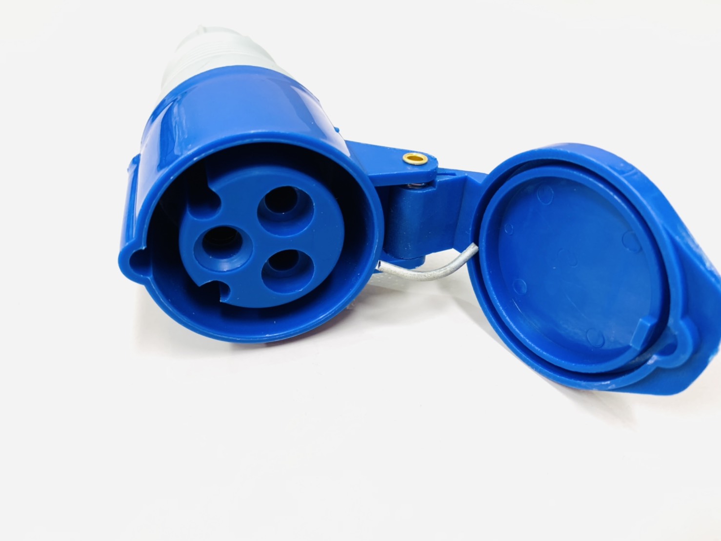 พาวเวอร์ปลั๊ก ตัวเมียลอยกลางทาง 3ขา 16A P1-213-6h Sumo