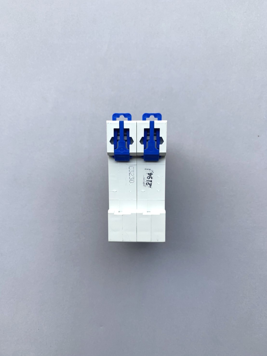 เมนเบรคเกอร์ 2P PMD42 เกาะราง นาโน