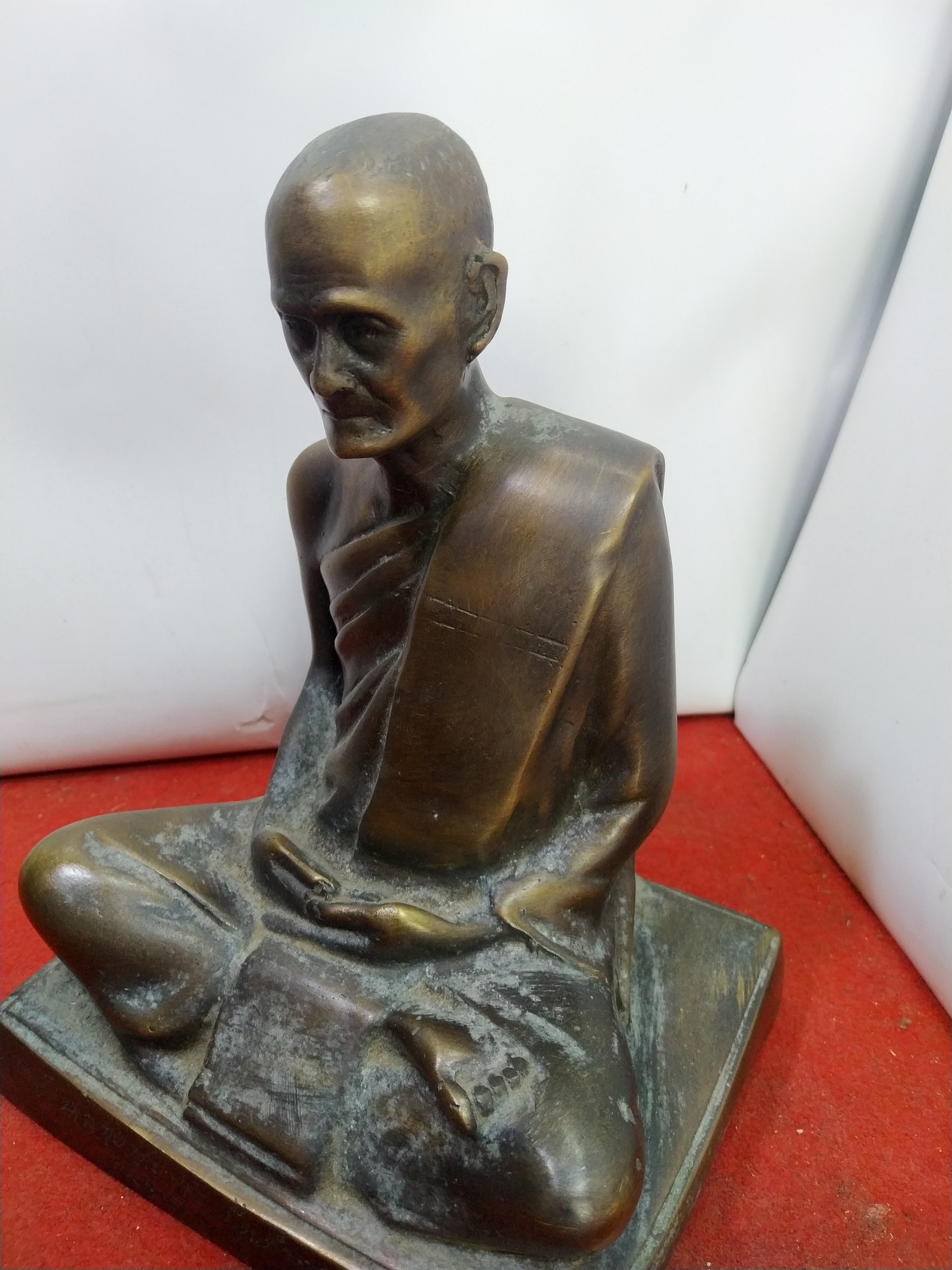 หลวงปู่ขาว อนาลโย วัดถ้ำกลองเพล จ.อุดรธานี พ.ศ ๒๕๑๘ หน้าตัก 5 นิ้ว