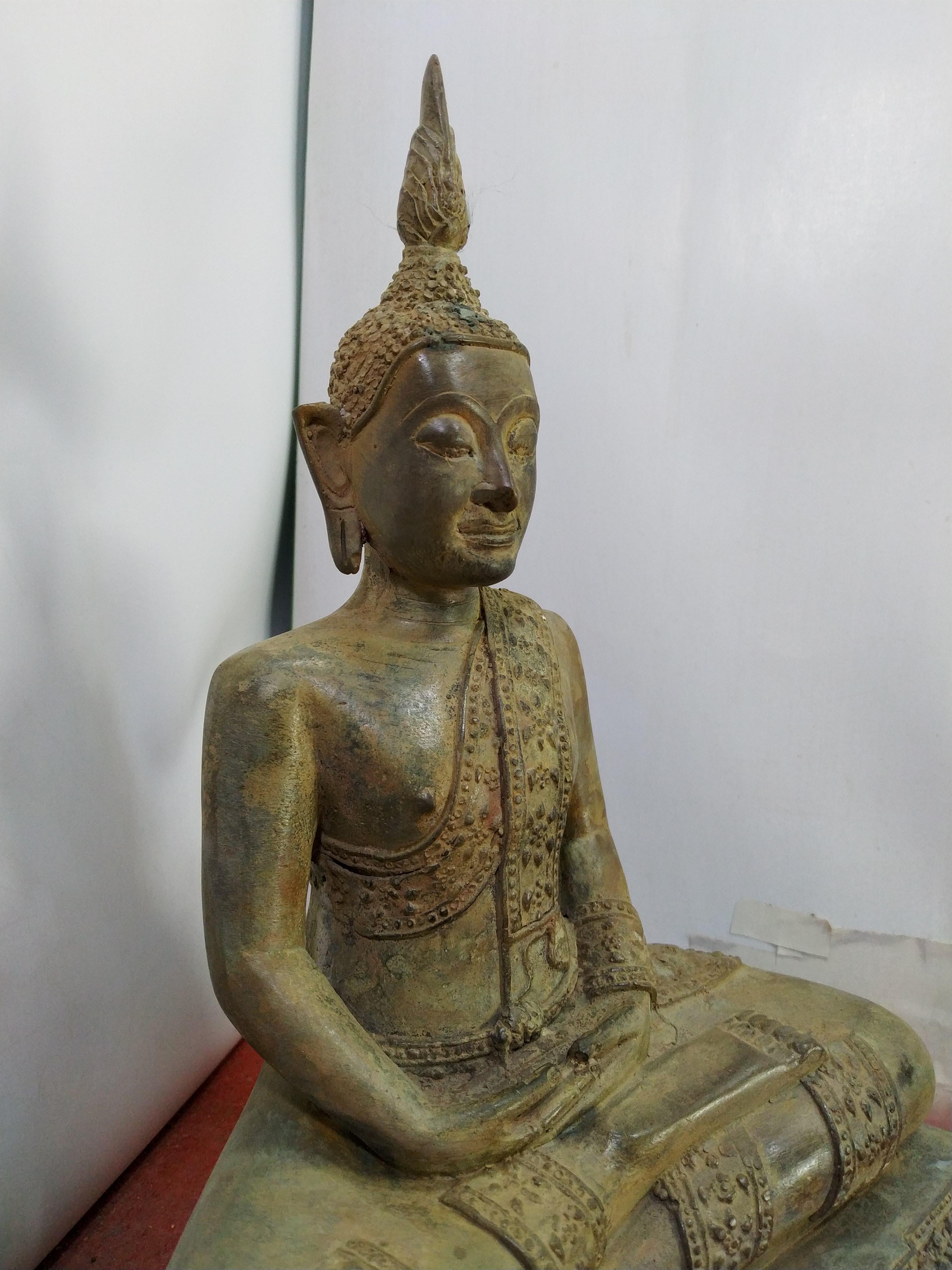 พระเชียงรุ้ง ทรงเครื่อง ปางสมาธิ หน้าตัก 7 นิ้ว เนื้อสำริดสภาพเก่า