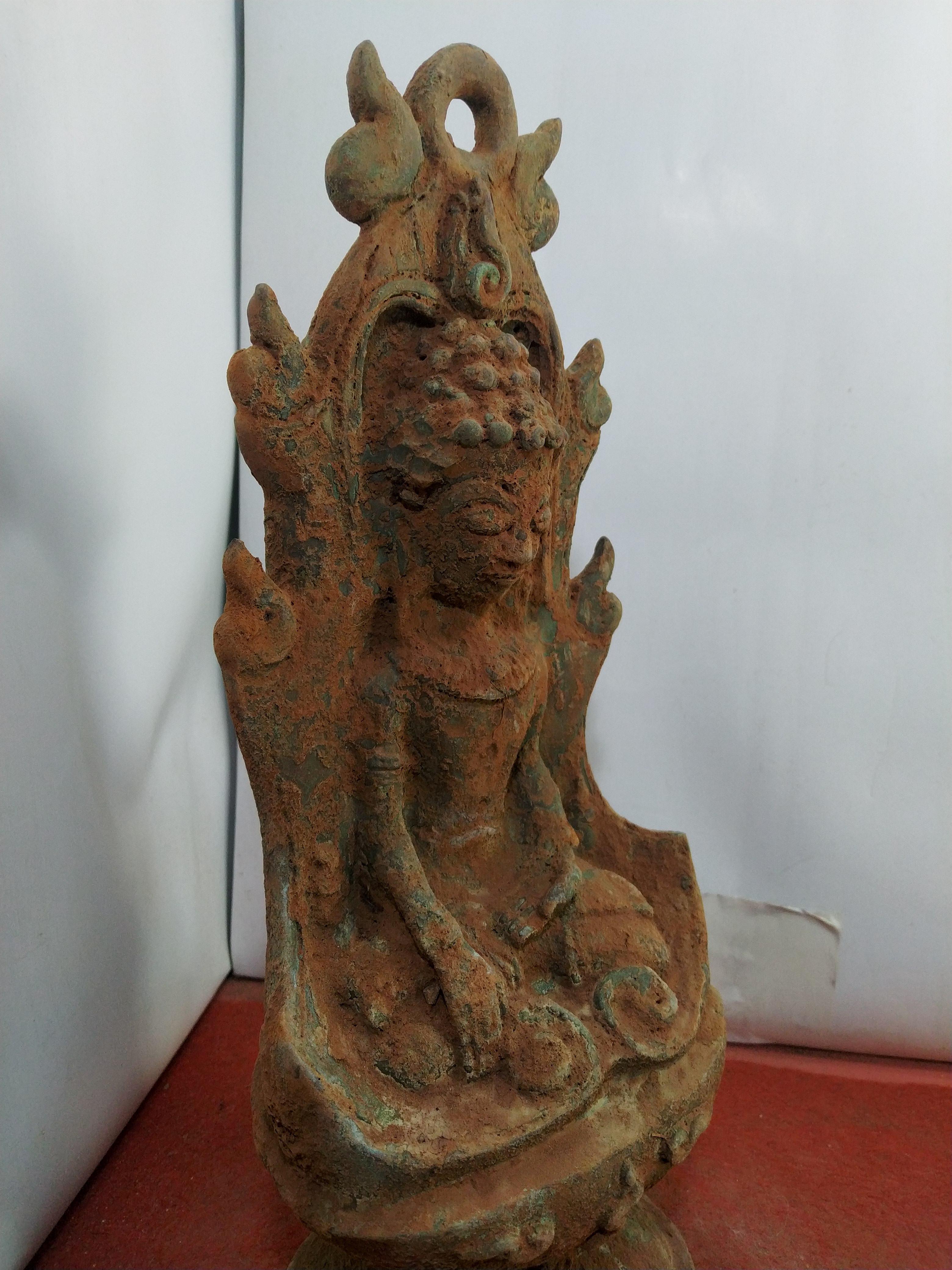 พระเชียงรุ้ง ประทับซุ้ม ฐานสูง เนื้อสำริดสภาพเก่า