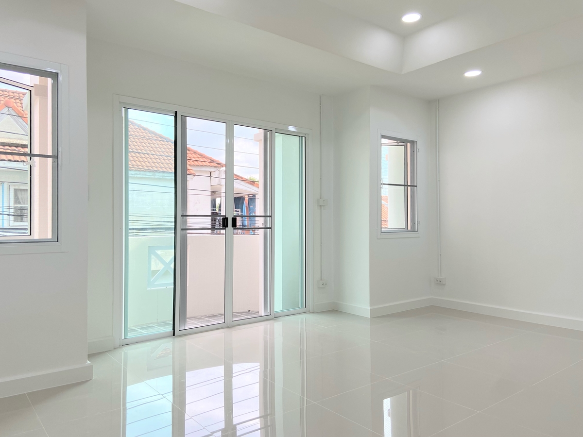 ขาย ทาวน์เฮ้าส์ 2 ชั้น หมู่บ้านร่มโพธิ์ เนื้อที่ 20 ตร.ว. อ.บางบัวทอง จ.นนทบุรี