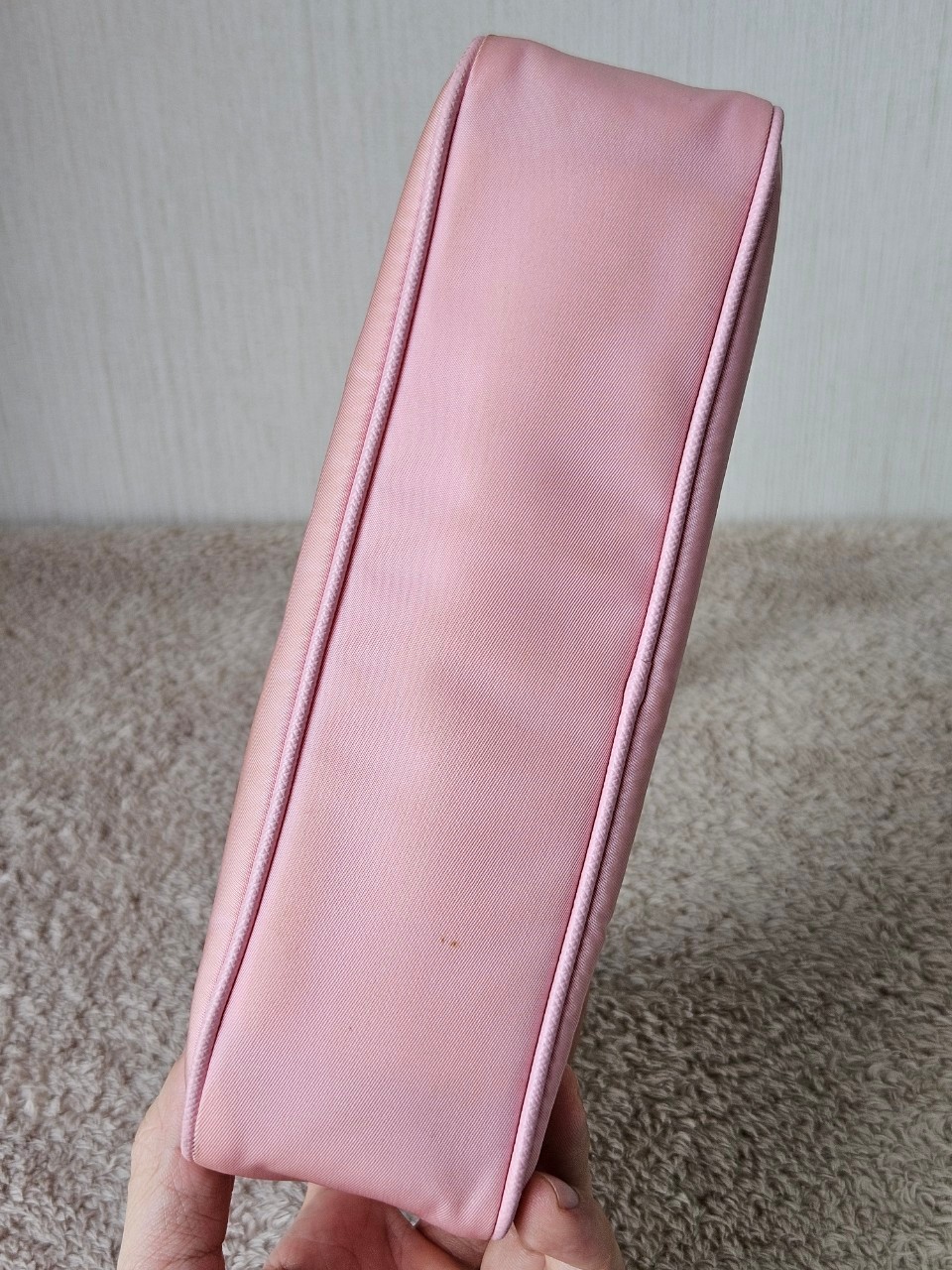 Prada Re-Edition 2005 Re-Nylon หูหนัง สีชมพู