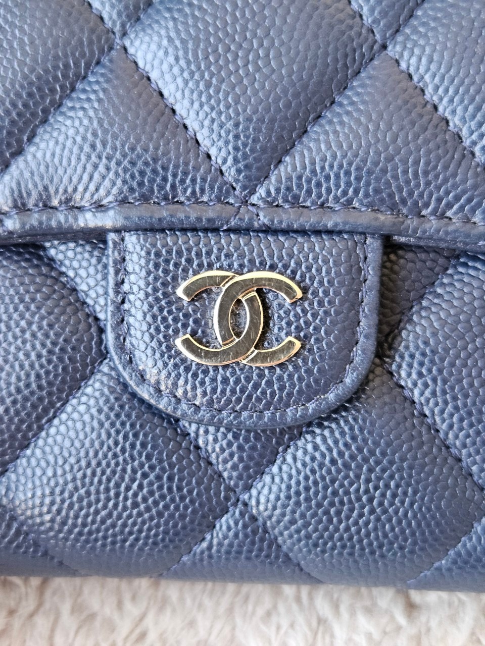 Chanel Sarah Navy wallet holo31