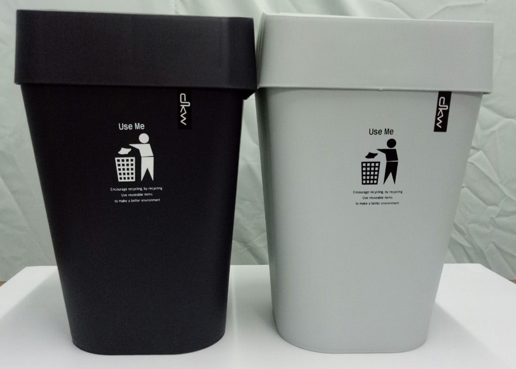 ถังขยะทรงเหลี่ยม ฝาปิด 11 ลิตร