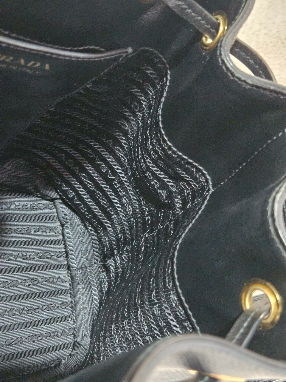 Prada Bucket Bag in Saffiano Leather Nero