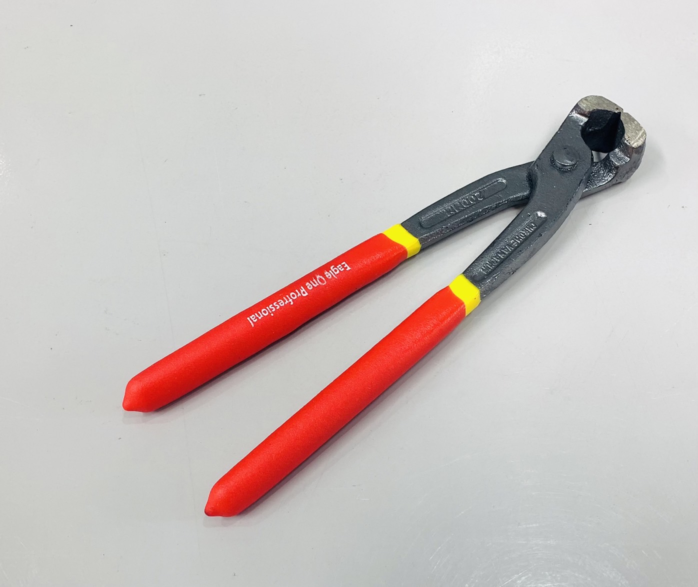 คีมผูกลวดขาหุ้มยาง 8" Eagle One