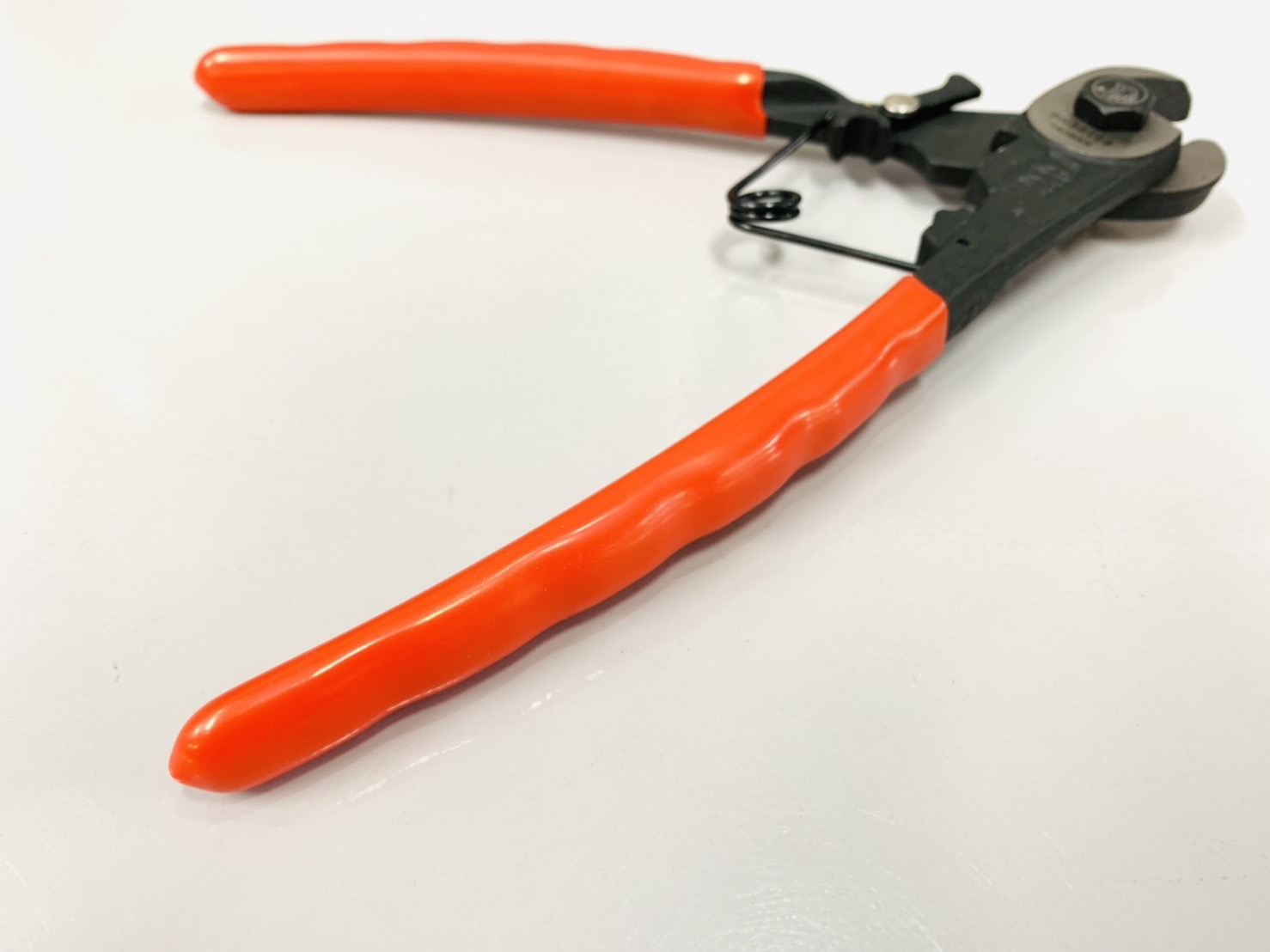 คีมตัดลวดสลิง 8" King Eagle