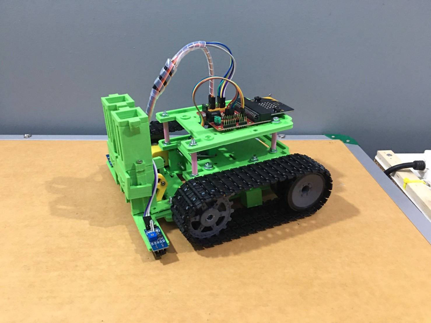 หุ่นยนต์ระดับสูง รุ่นใหม่ 2024 ปรับขนาดเล็กลง บอร์ด ไมโครบิต (แบบประกอบเสร็จ)