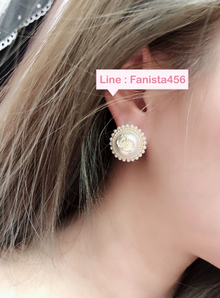 ต่างหู ชาแนล Chanel Earring ต่างหูชาแนลมุก (สีทองอ่อน)