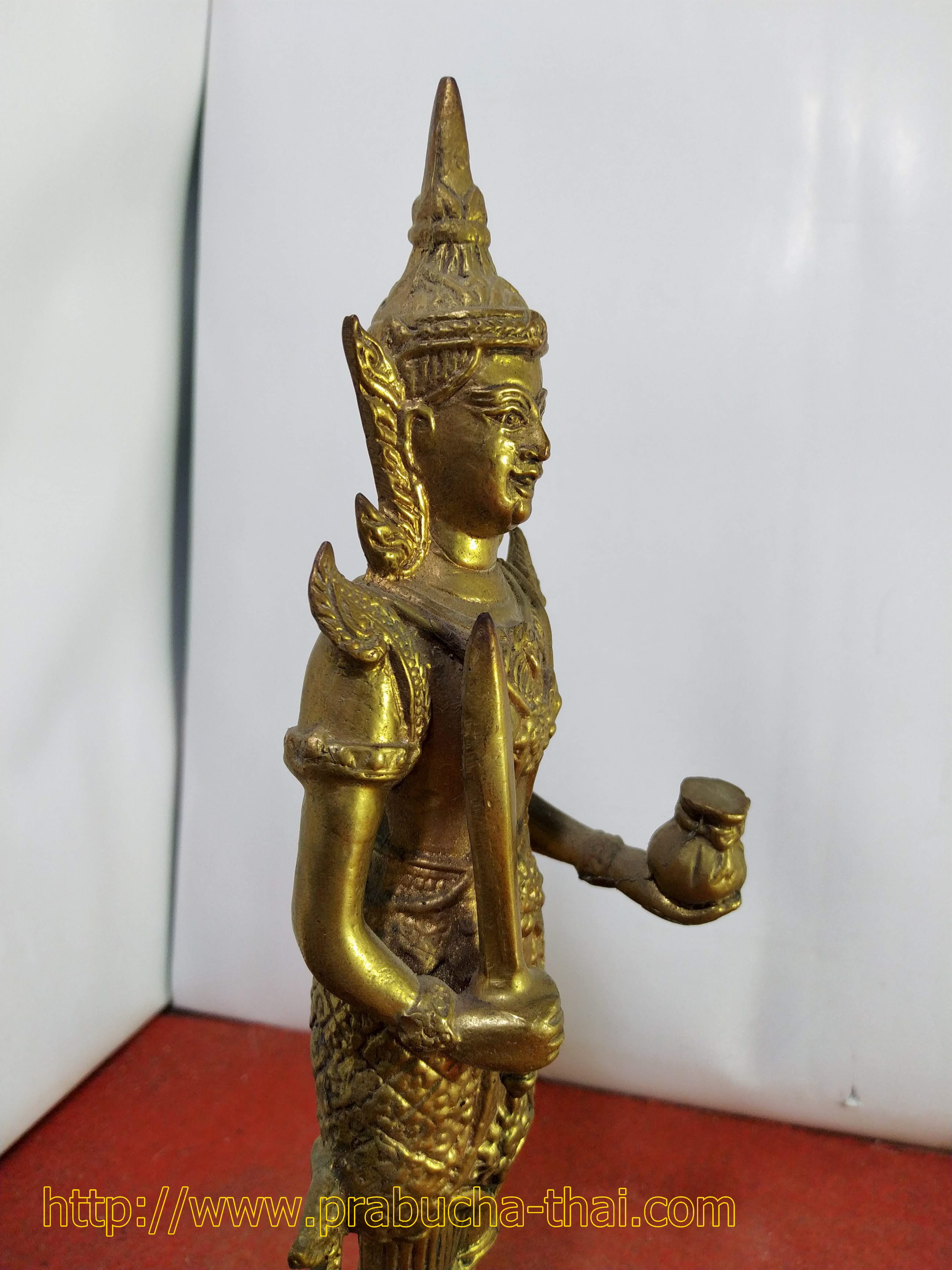 พระภูมิชัยมงคล เนื้อทองเหลือง สูง 9 นิ้ว