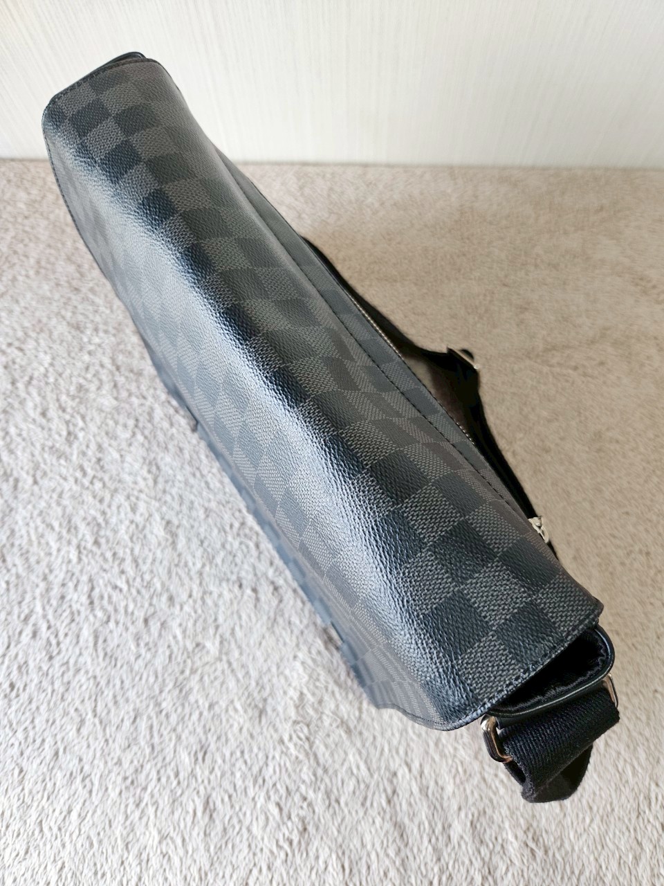 LV District Damier Graphite MM