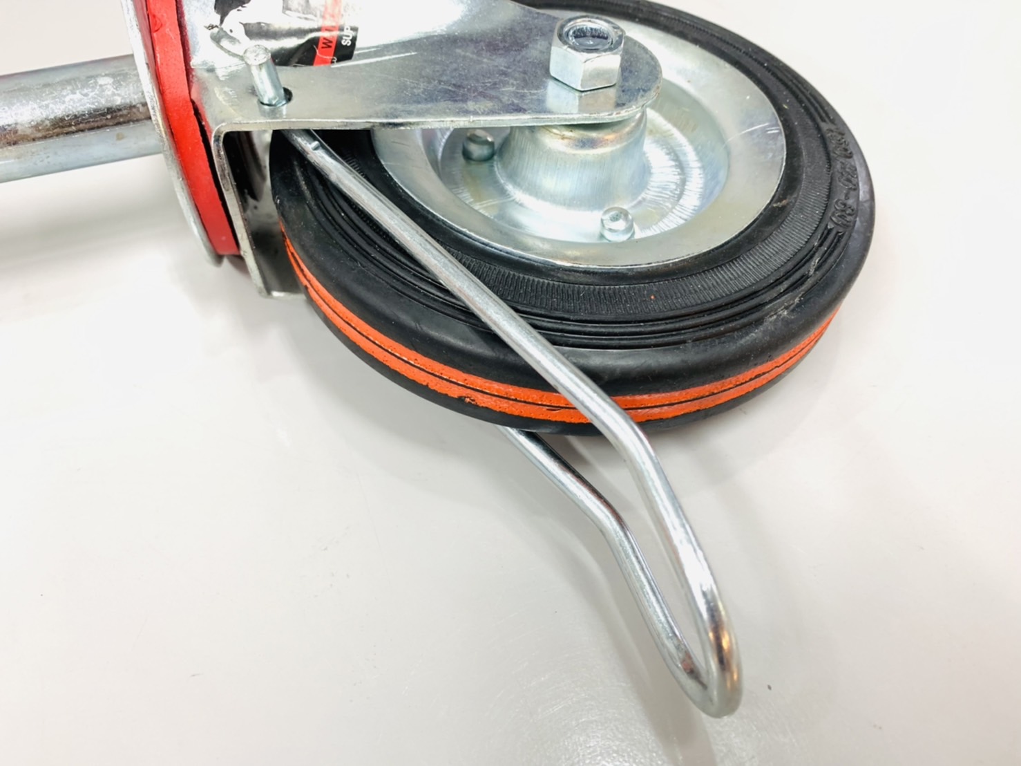 ล้อนั่งร้าน มีเบรค