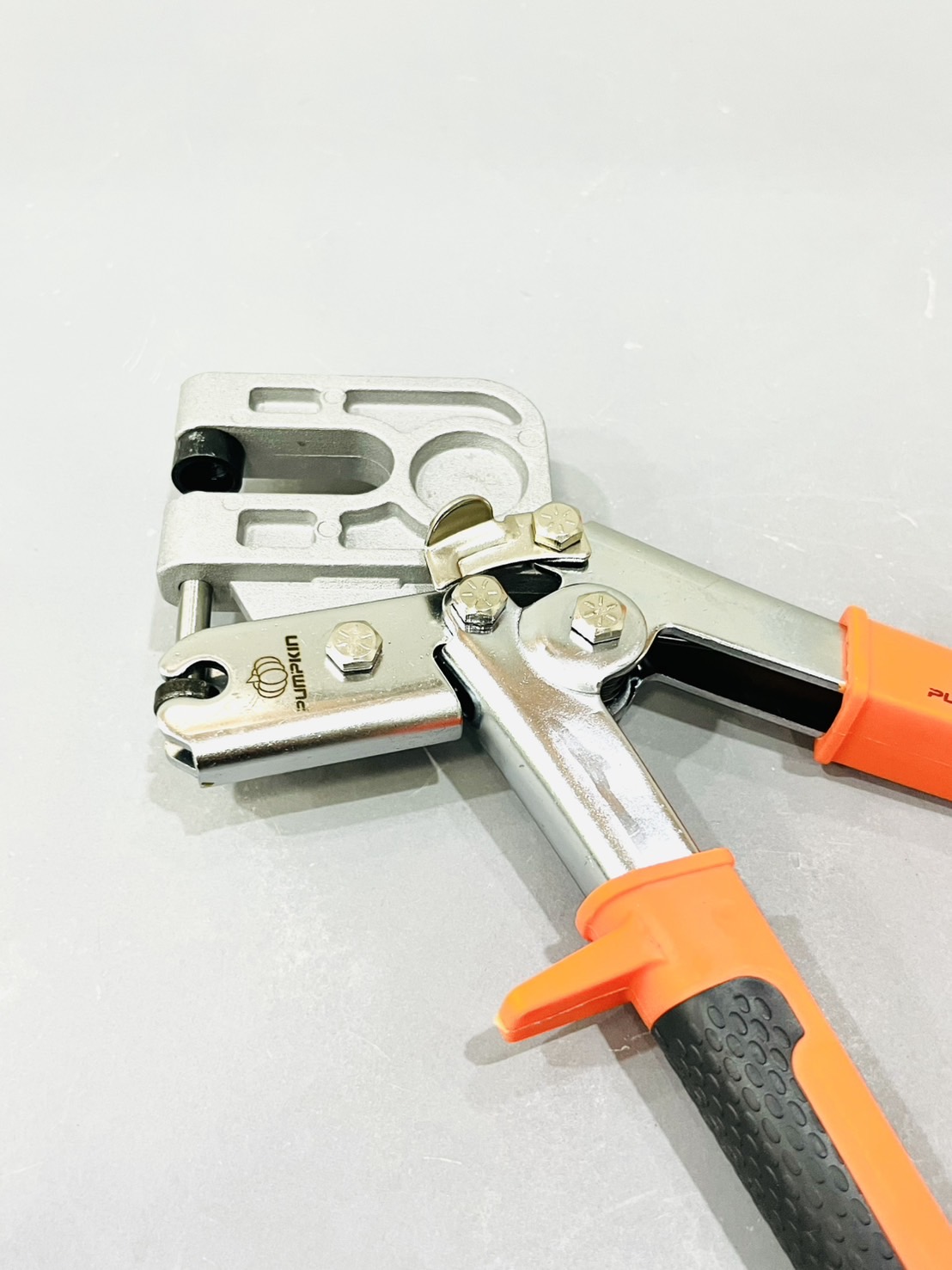 คีมย้ำโครงซีลาย พัมคิน 11"