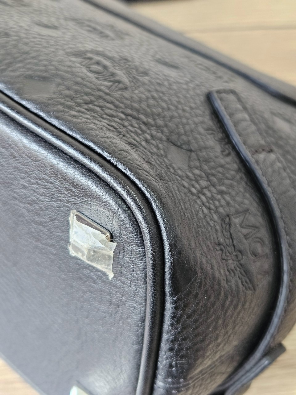 MCM Essential Crossbody Leather Black