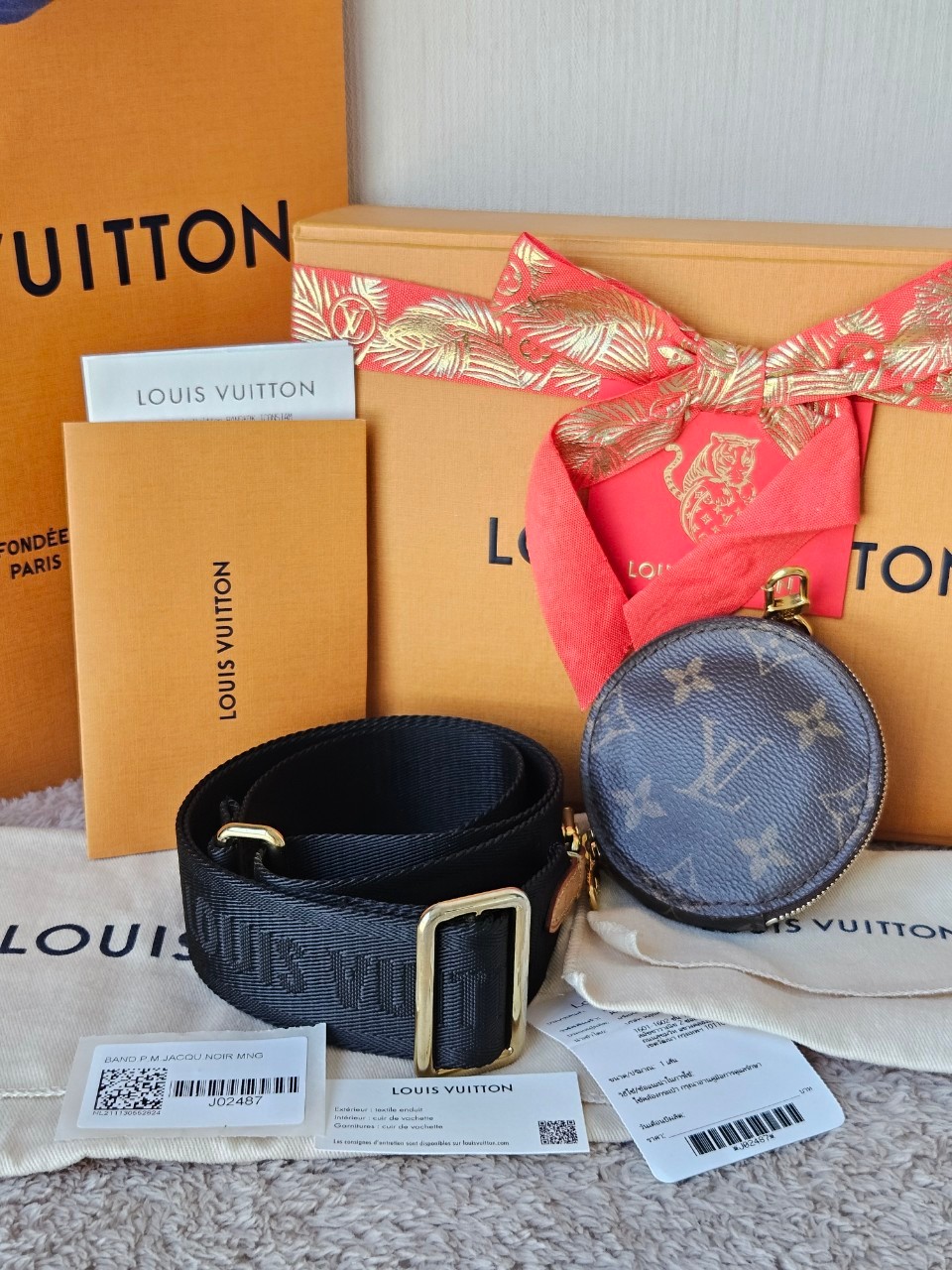 LV J02487 สายสะพายไหล่ Bandoulière สีดำ
