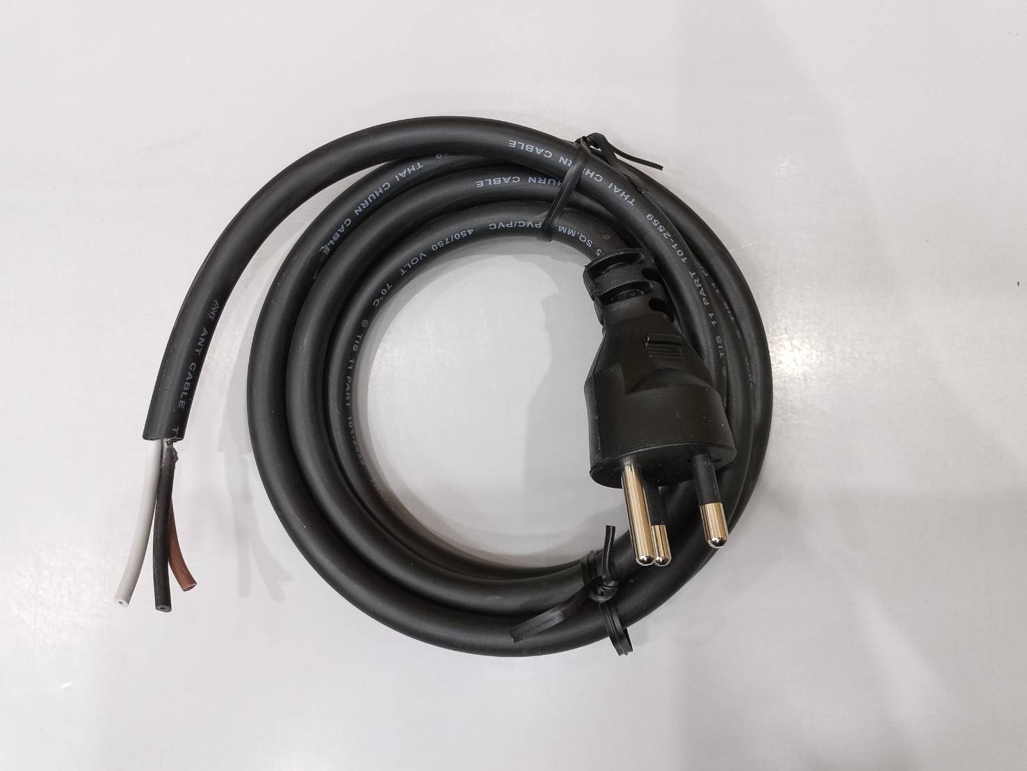 ปลั๊กตัวตัวผู้ 3ขา สาย VCT 3x1.5 ยาว 2เมตร