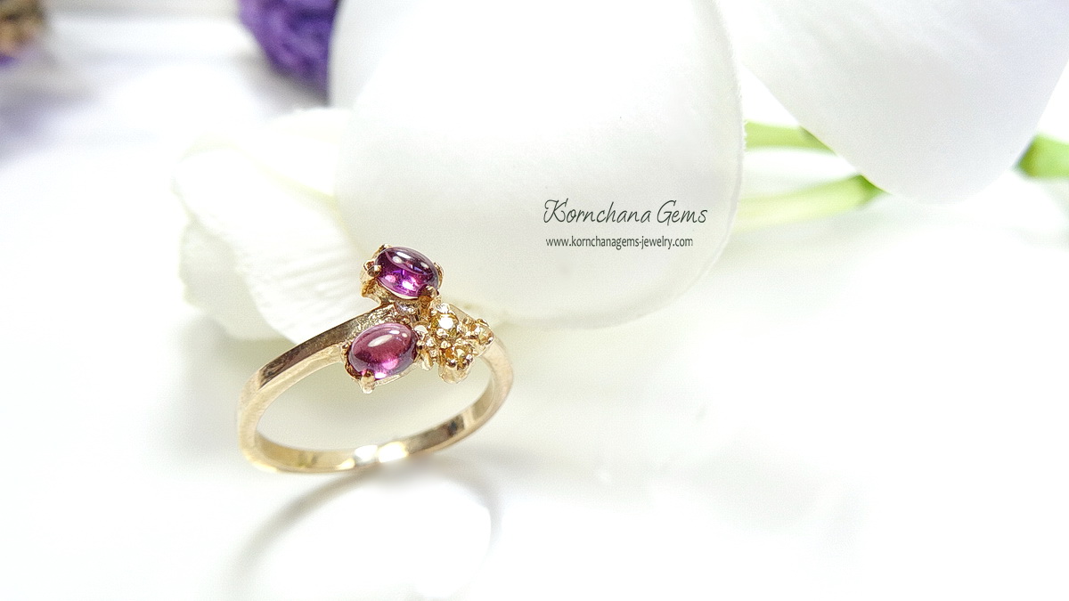 แหวนพลอยโรโดไลท์สีชมพูอมม่วง ฝัง yellow sapphire บุษราคัมเม็ดเล็กน่ารัก ตัวเรือนเงินแท้ silver925 มี 2 สีค่ะ สีเงินและสีทอง