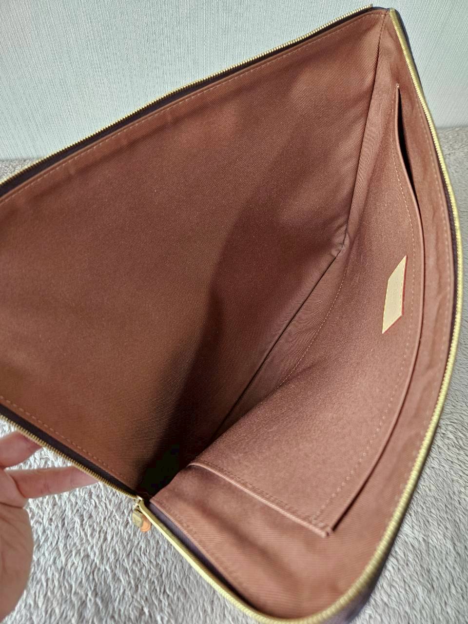 LV m44499 Etui Voyage MM Pouch microchip